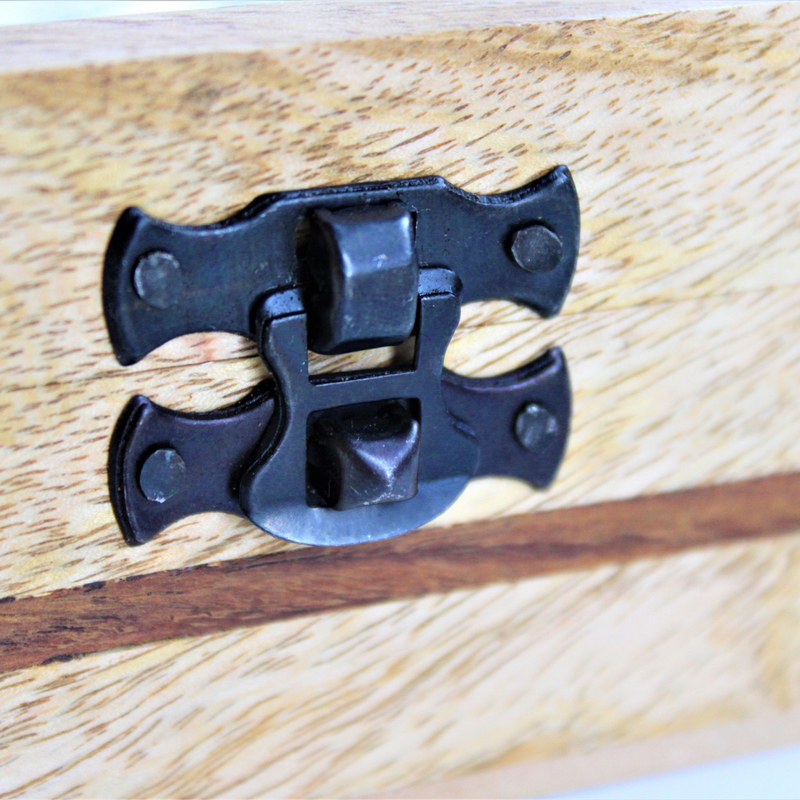 handcrafteddryfruitstorageboxwithglasstopmangowood6_8280dc57-aff4-4fc4-8617-f69cafc65f19-4x